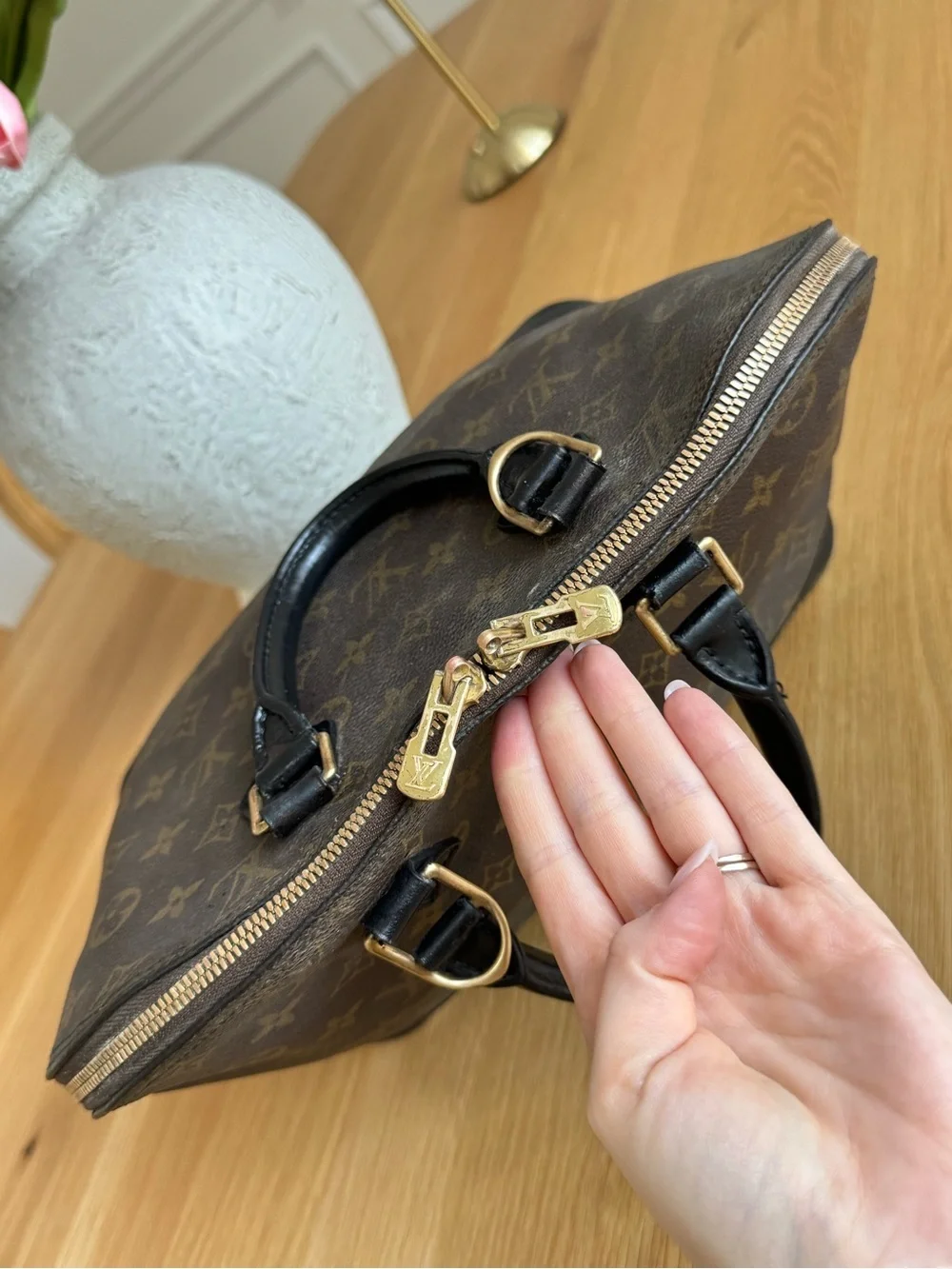 ✅AUTHENTIC✅LOUIS VUITTON ALMA PM